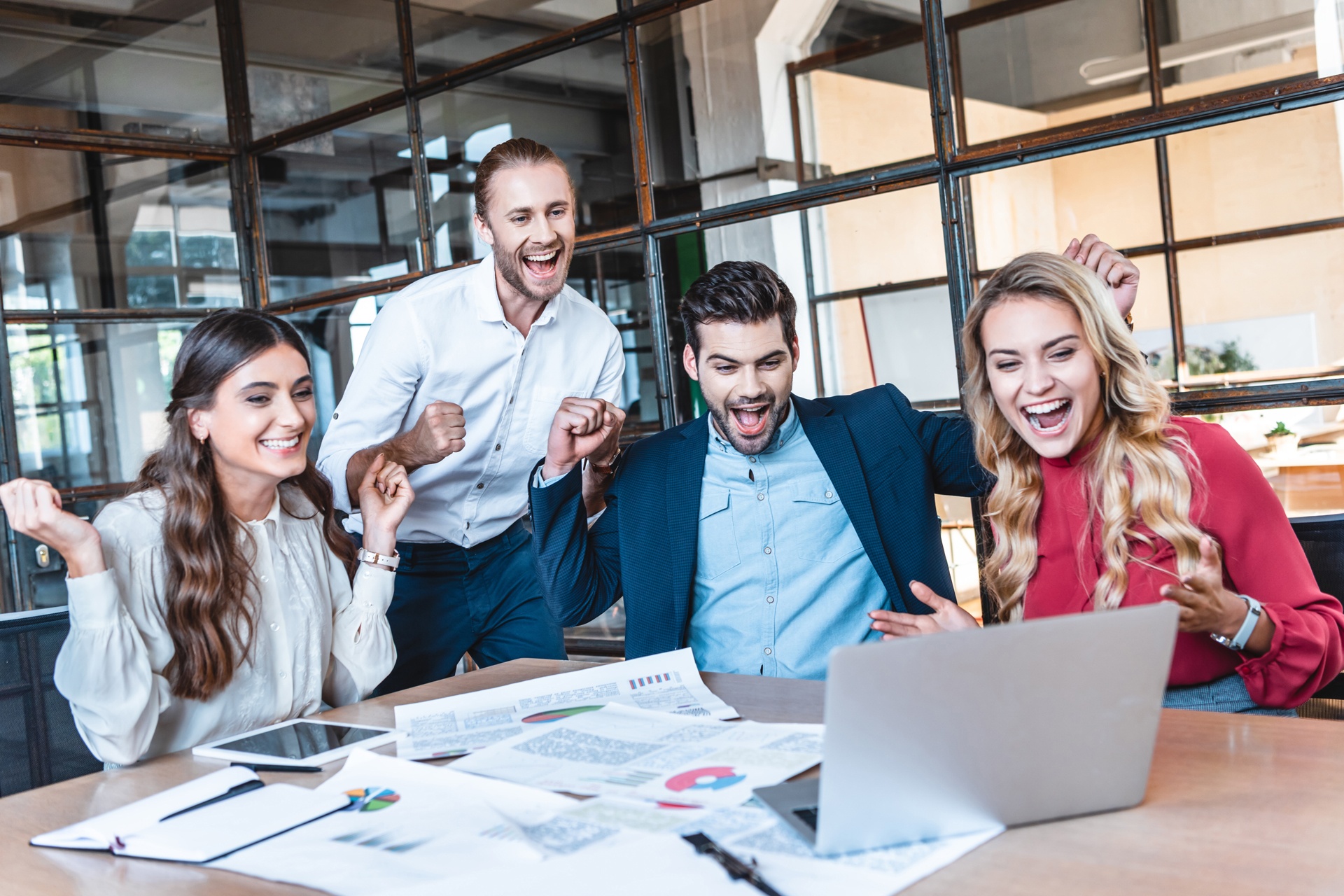 TŰNJ KI A TÖMEGBŐL! - brander.hu